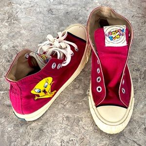 2/15$ KEDS Vintage 1993 Warner Brothers Hightop Sneakers